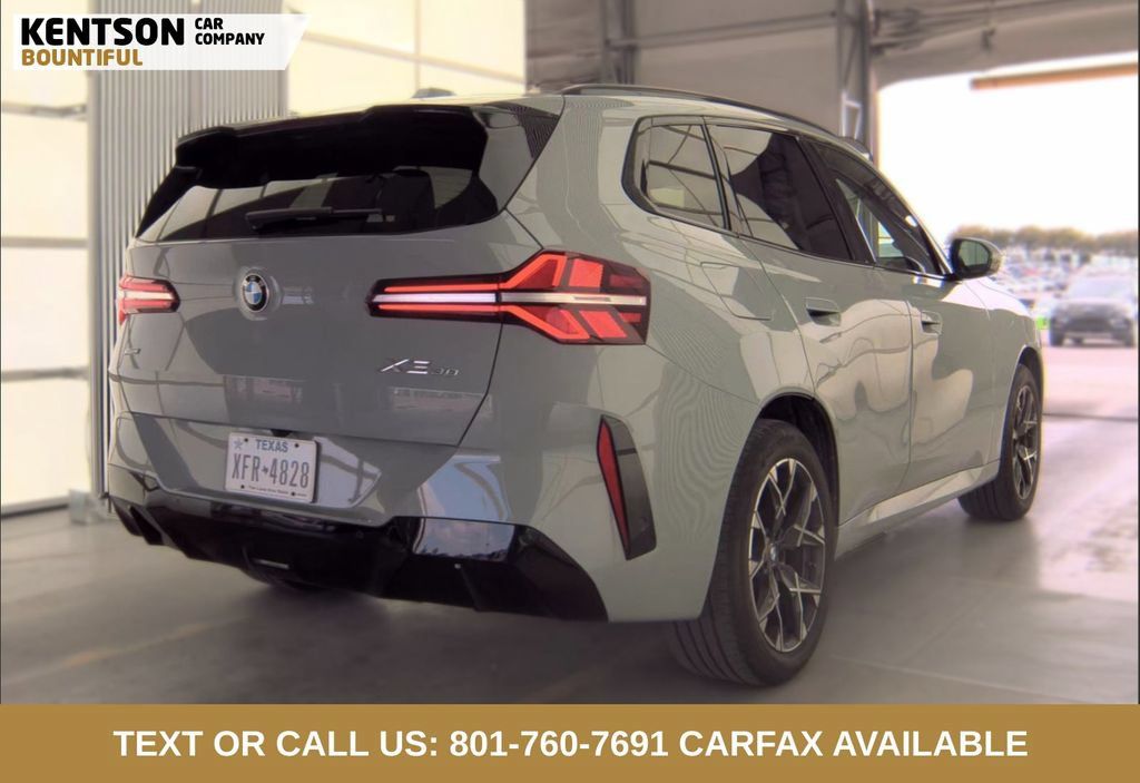 Used 2025 BMW X3 xDrive30i AWD/4WD image 3
