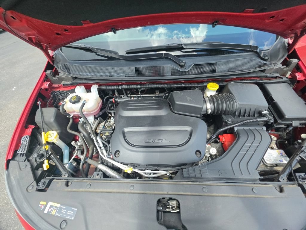 Used 2025 Chrysler Pacifica Select FWD image 10
