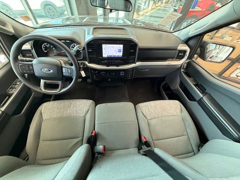 Used 2023 Ford Explorer XLT w/ Equipment Group 202A image 25