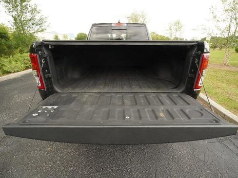Used 2019 RAM 1500 Big Horn AWD/4WD image 11