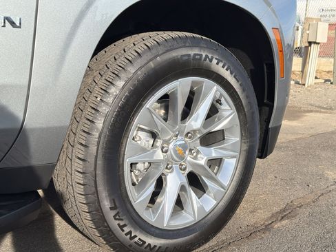 New 2026 Chevrolet Suburban Premier image 25