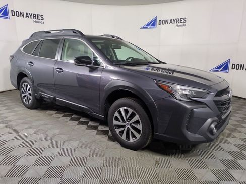 Used 2024 Subaru Outback Premium AWD/4WD image 10