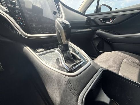 Used 2025 Subaru Outback Premium AWD/4WD image 19