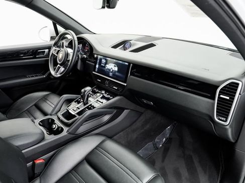 Used 2019 Porsche Cayenne image 24