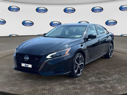 Used 2024 Nissan Altima 2.5 SR w/ SR Premium Package AWD/4WD image 1
