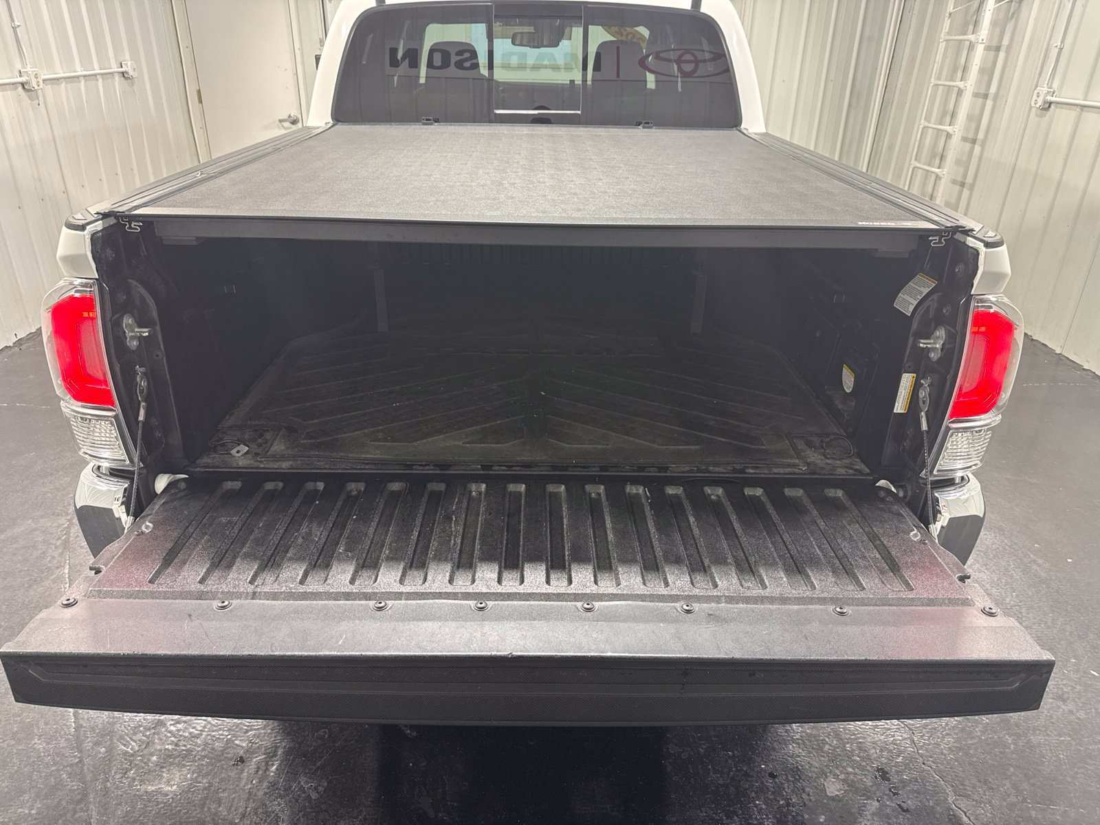 Used 2021 Toyota Tacoma TRD Off-Road w/ Blackout Package (TMS) AWD/4WD image 44