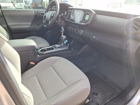 Used 2022 Toyota Tacoma SR image 34