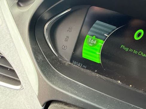 Used 2021 Chevrolet Bolt LT FWD image 7