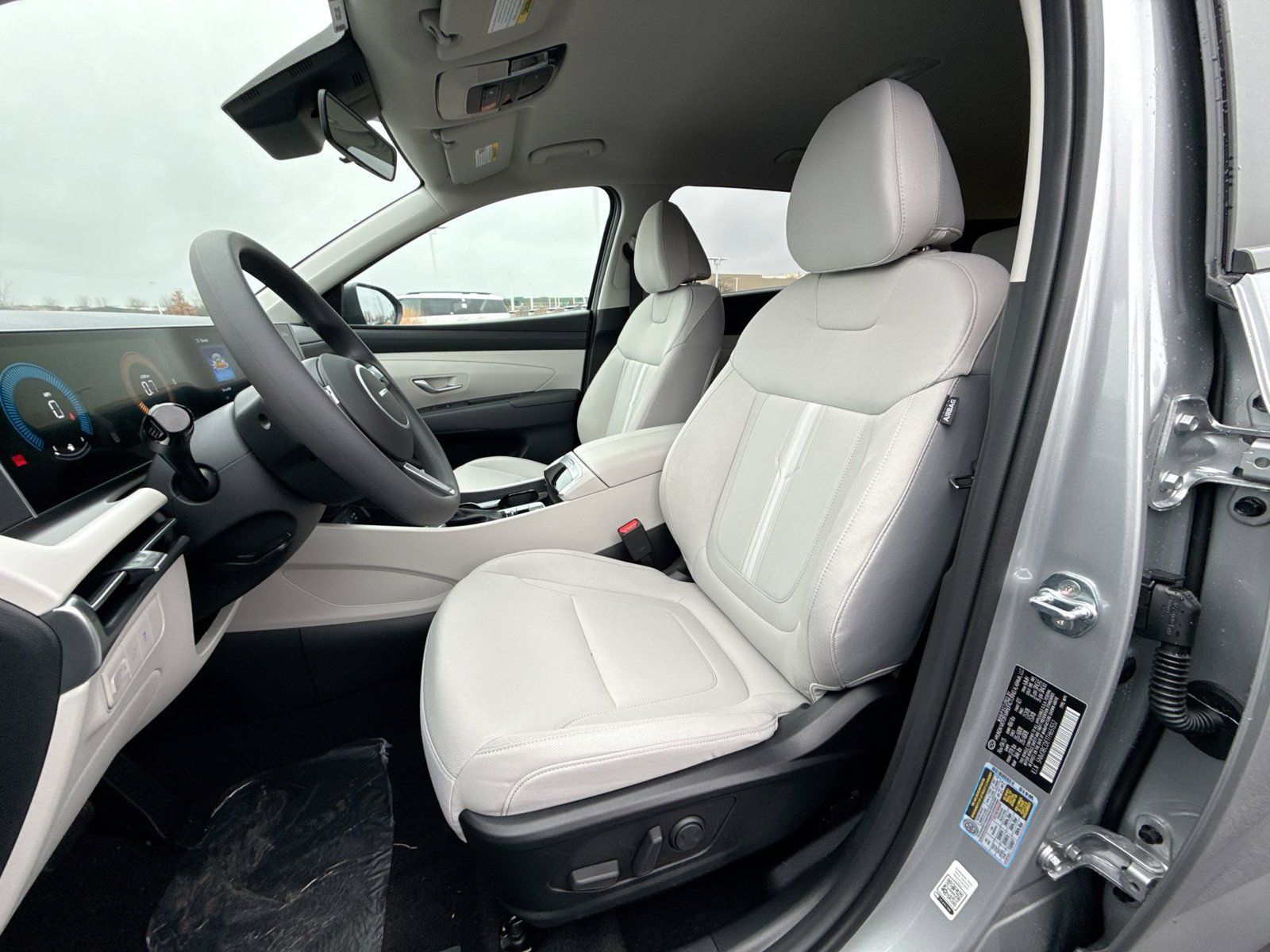 Used 2026 Hyundai Tucson SEL Plus AWD/4WD image 14