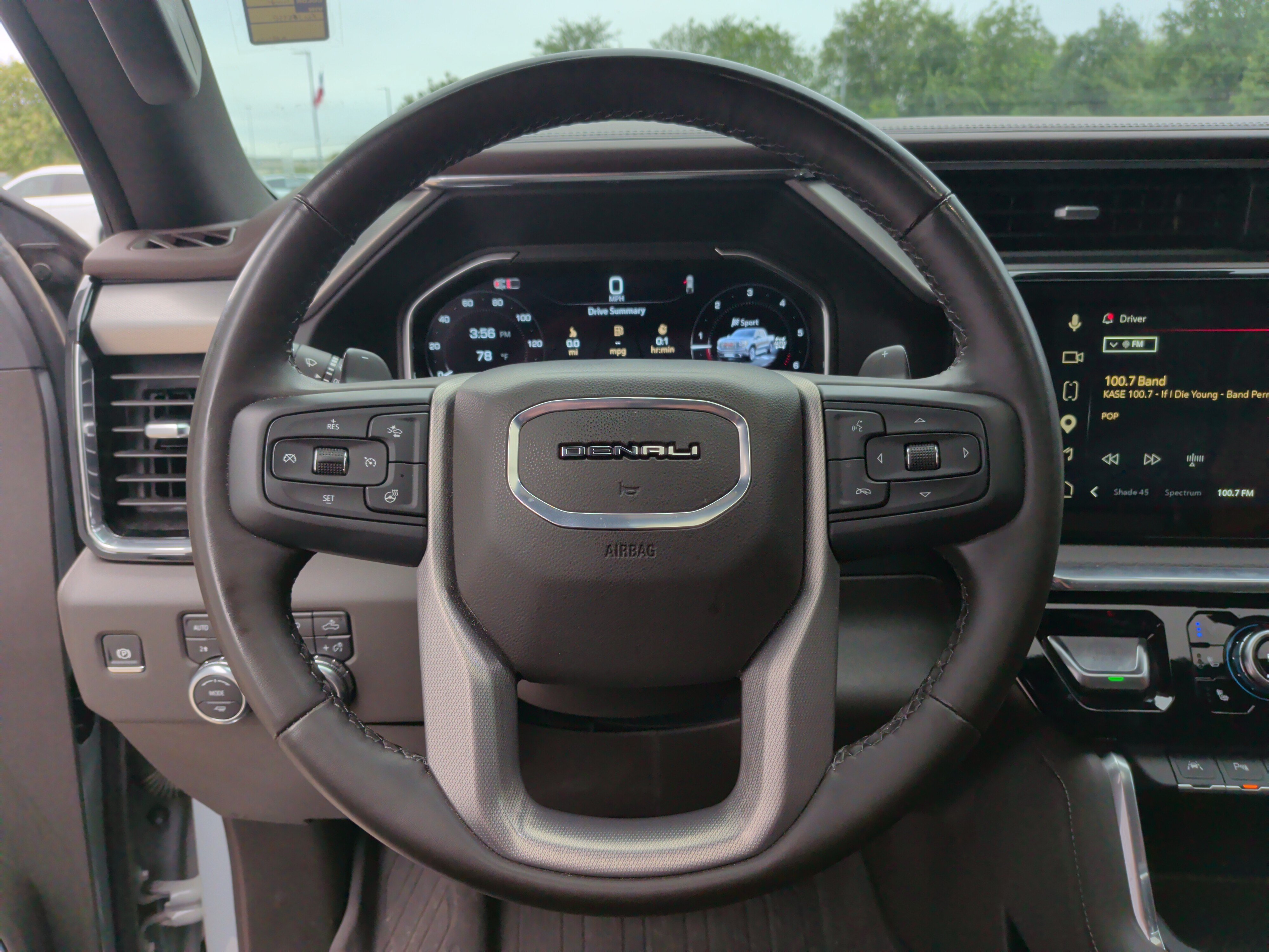 Used 2024 GMC Sierra 1500 Denali w/ Denali Reserve Package AWD/4WD image 17