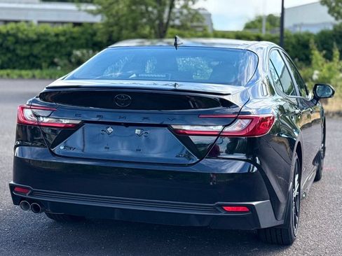 Used 2025 Toyota Camry SE w/ Convenience Package FWD image 5
