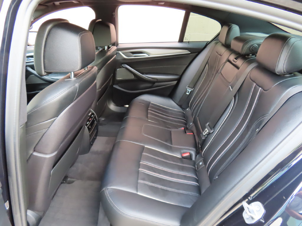Used 2018 BMW M550i xDrive AWD/4WD image 30