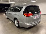 Used 2019 Chrysler Pacifica Touring-L image 3