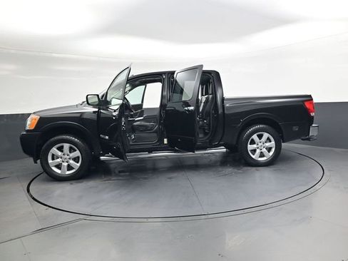 Used 2015 Nissan Titan SL w/ Utility Accessory Package image 38