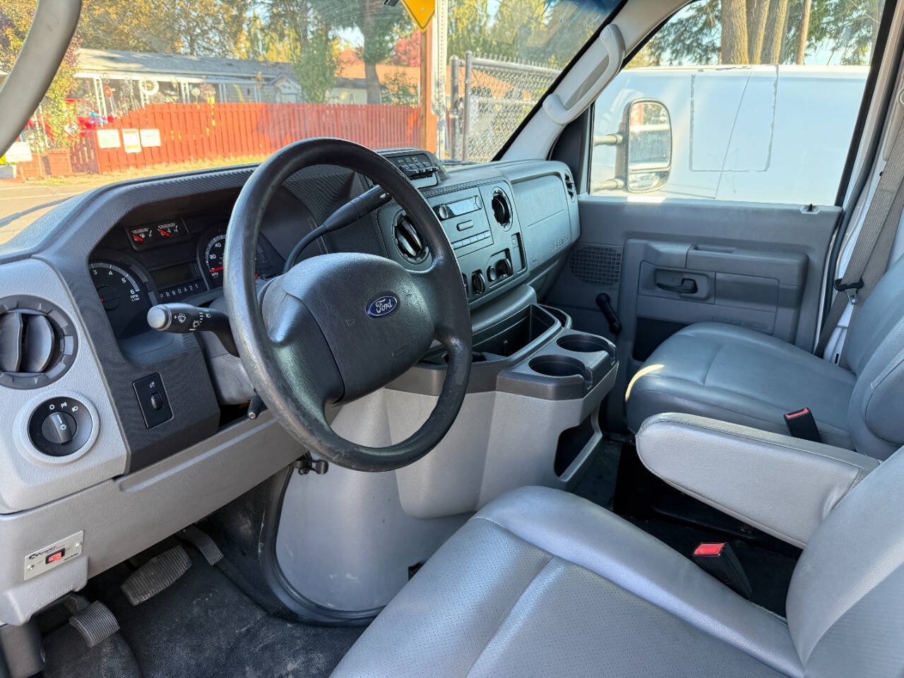 Used 2017 Ford E-350 and Econoline 350 Super Duty RWD image 31