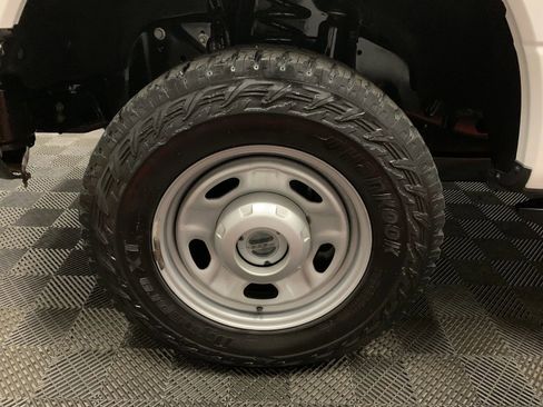 Used 2022 Ford F250 XL w/ Power Equipment Group image 12