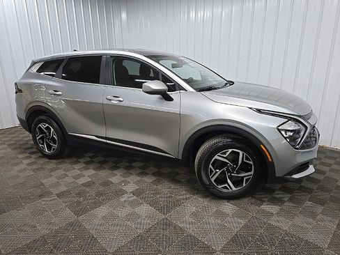 Used 2023 Kia Sportage LX image 1