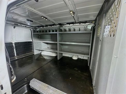 Used 2021 Chevrolet Express 3500 w/ Driver Convenience Package image 21