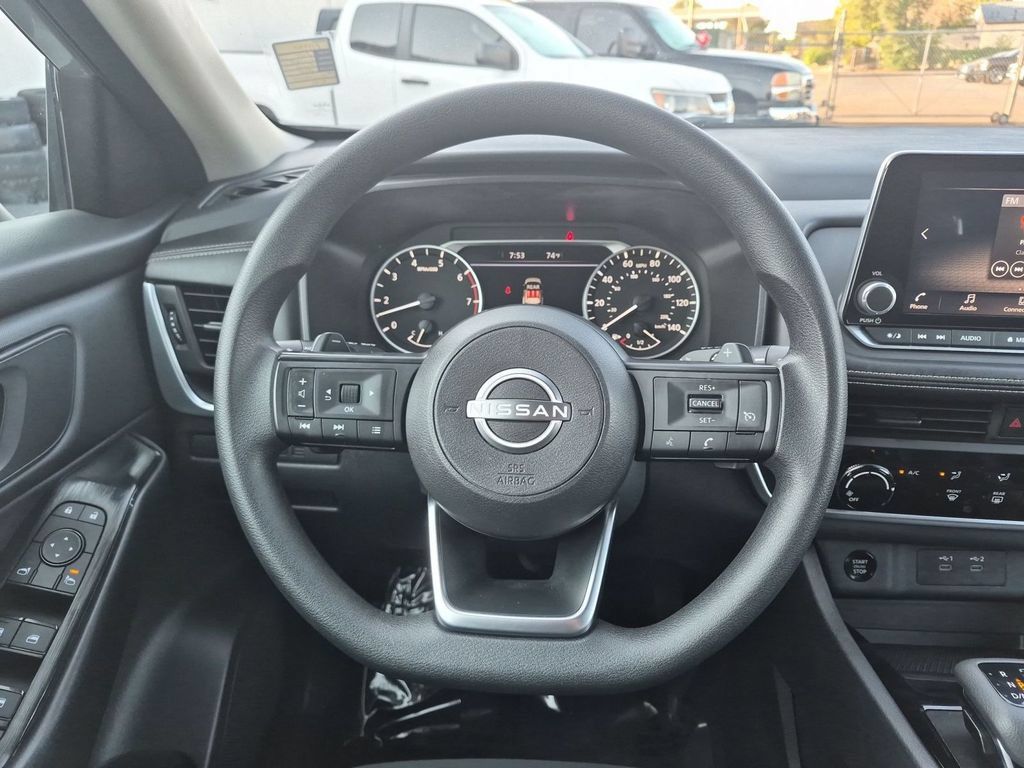 Used 2024 Nissan Rogue S AWD/4WD image 17