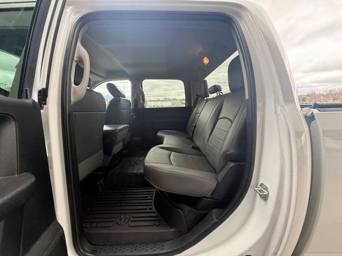 Used 2018 RAM 2500 Tradesman w/ Chrome Appearance Group image 14