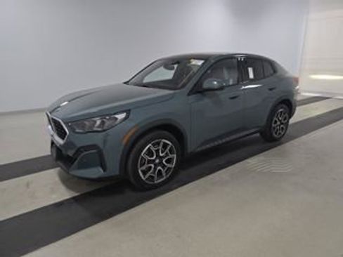 Used 2025 BMW X2 xDrive28i image 1