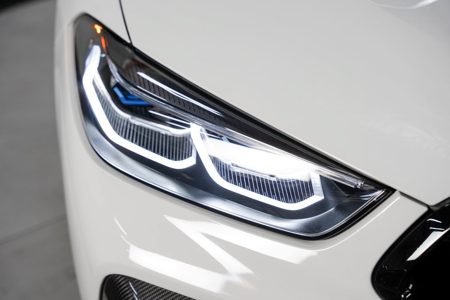 Used 2025 BMW M8 Competition w/ M Carbon Exterior Package AWD/4WD image 12