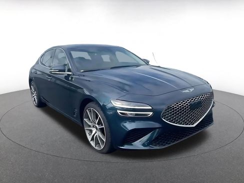 Used 2025 Genesis G70 2.5T image 3