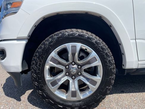 Used 2023 RAM 1500 Limited w/ Body Color Bumper Group image 11