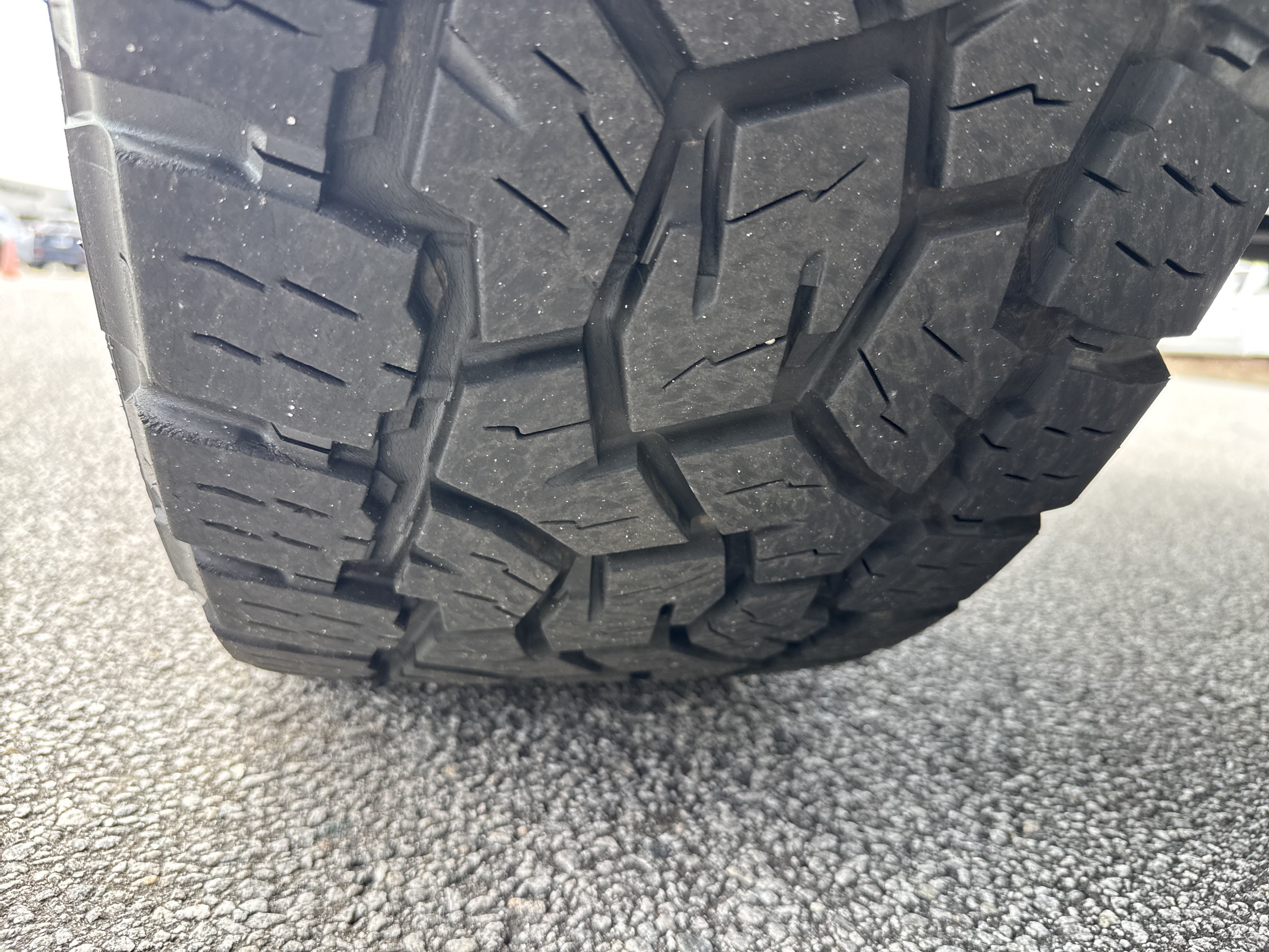 Used 2019 RAM 1500 Laramie AWD/4WD image 12