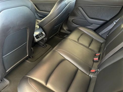 Used 2018 Tesla Model 3 Long Range RWD image 11