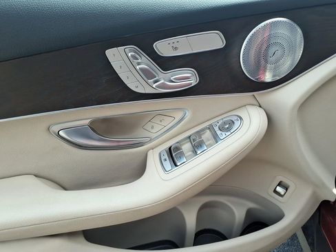 Certified 2018 Mercedes-Benz GLC 300 4MATIC image 12