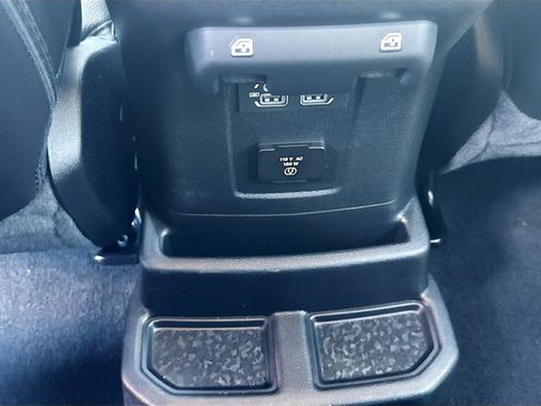 Used 2022 Jeep Wrangler Unlimited Sahara w/ Dual Top Group AWD/4WD image 29