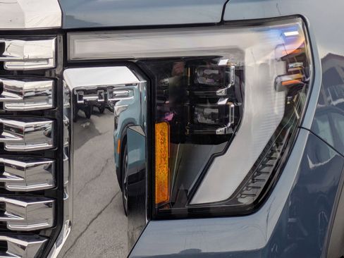 Used 2024 GMC Sierra 2500 Denali w/ Denali Reserve Package image 7