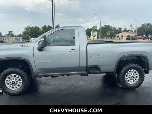 Used 2025 Chevrolet Silverado 2500 LT w/ Convenience Package AWD/4WD image 5