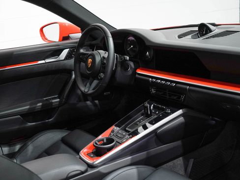 Used 2021 Porsche 911 Carrera RWD image 18