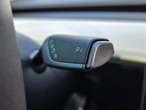 Used 2023 Tesla Model Y Performance image 11