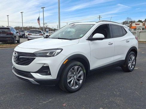 Used 2022 Buick Encore GX Essence w/ Experience Buick Package image 3