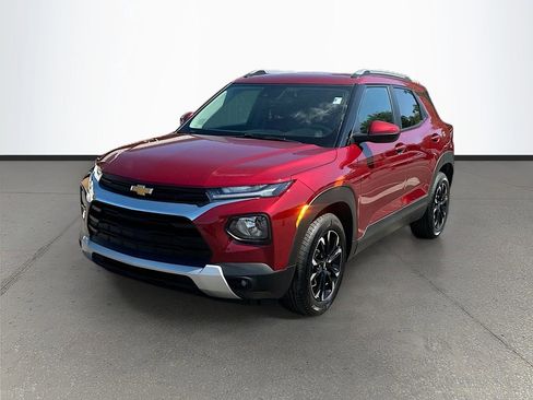 Used 2023 Chevrolet TrailBlazer LT w/ Convenience Package FWD image 3