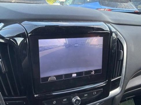 Used 2021 Chevrolet Traverse LT AWD/4WD image 14