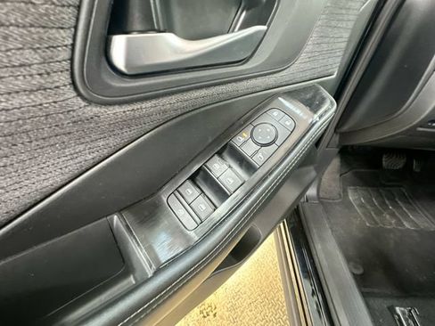 Used 2023 Nissan Rogue SV FWD image 16