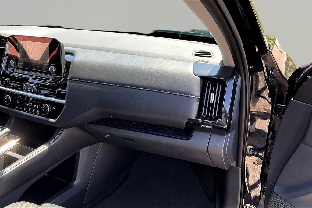 Used 2025 Nissan Pathfinder SV AWD/4WD image 28