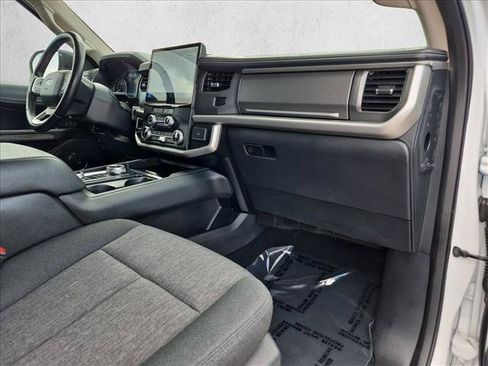 Used 2024 Ford Expedition XLT AWD/4WD image 23