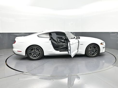 Used 2022 Ford Mustang GT Premium image 32