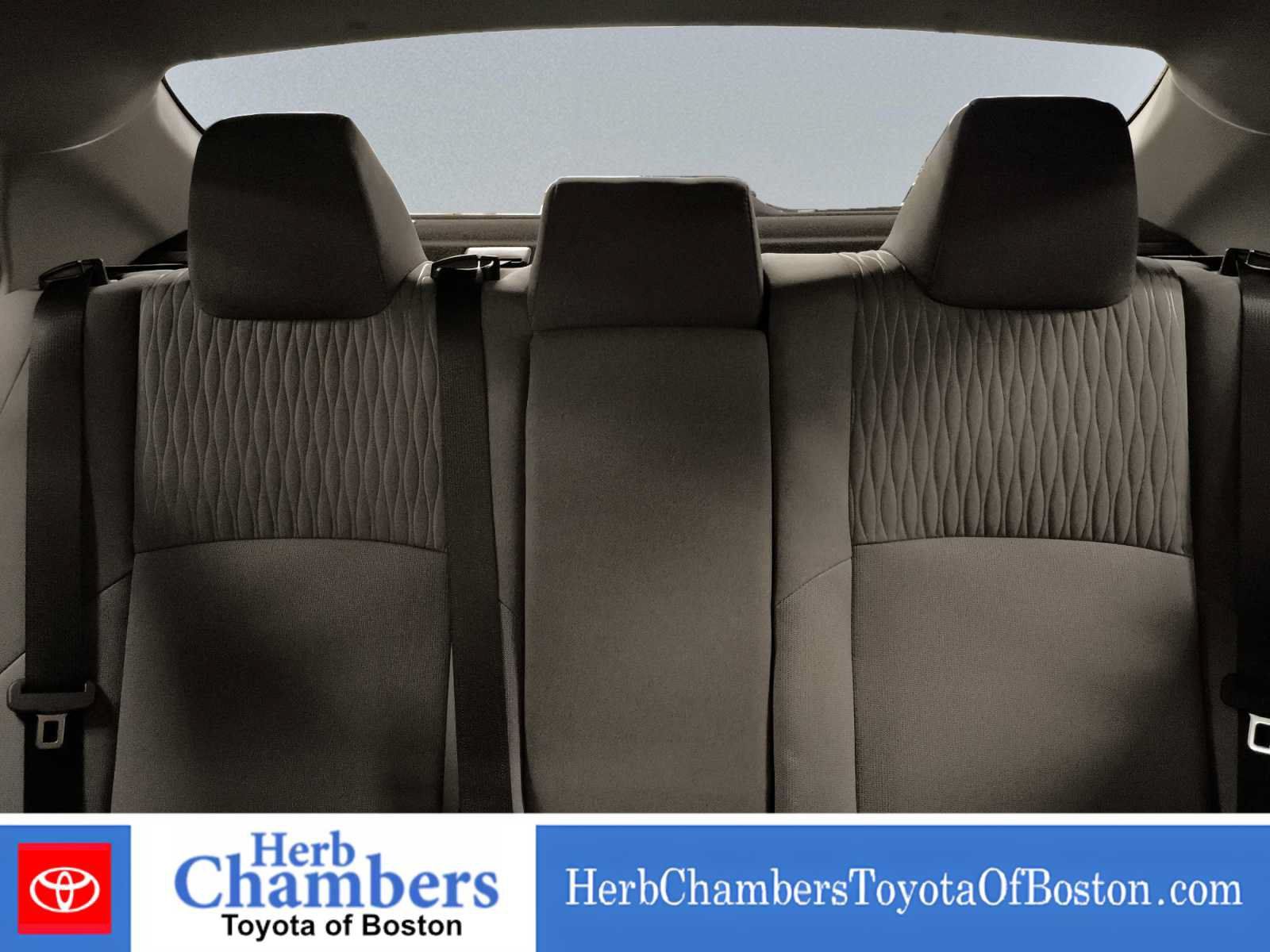 Used 2025 Toyota Camry LE AWD/4WD image 35