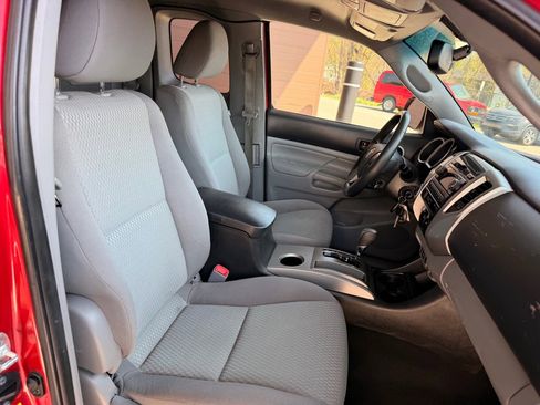 Used 2012 Toyota Tacoma 4x4 Access Cab V6 w/ SR5 Pkg image 13