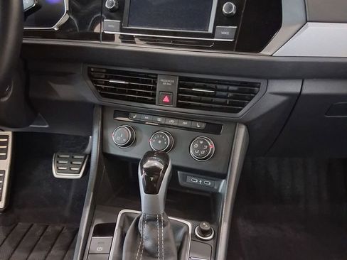 Used 2024 Volkswagen Jetta Sport image 12