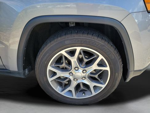 Used 2019 Jeep Grand Cherokee Limited image 26