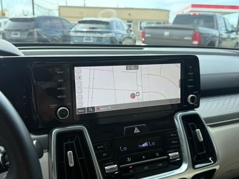 Used 2022 Kia Sorento SX image 20