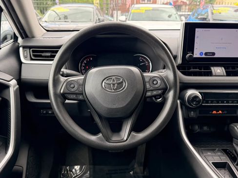 Used 2024 Toyota RAV4 XLE FWD image 18