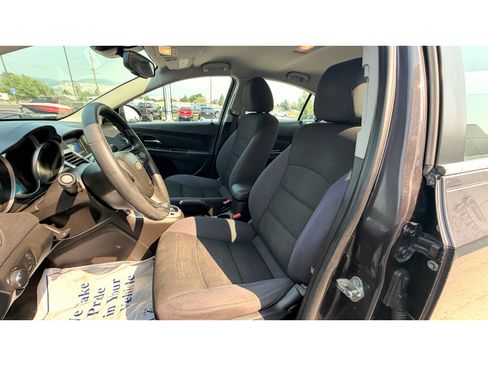 Used 2015 Chevrolet Cruze LT FWD image 17